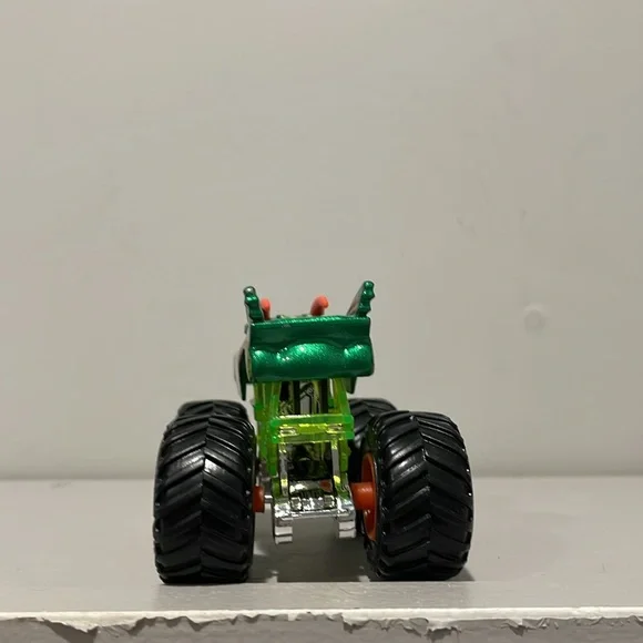 Monster Jam Trucks 1:64 Dragonoid - Picture 4 of 4